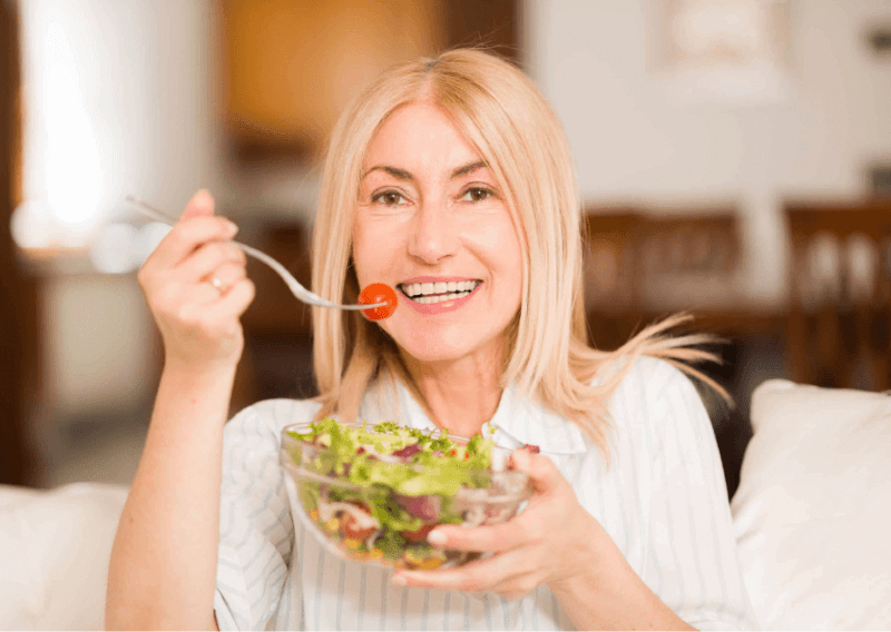 A saúde da mulher na menopausa: Como ter uma rotina alimentar saudável