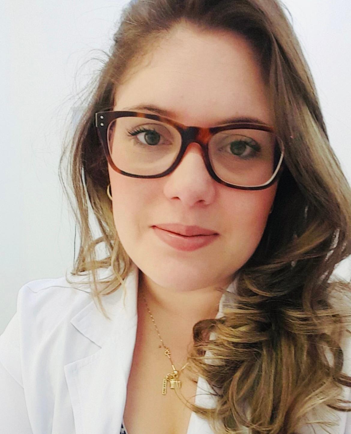 Foto de Drª. Paola Fialho Perondi Alamini